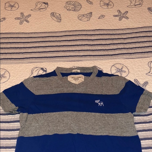 Abercrombie & Fitch V-neck shirt - Picture 1 of 3